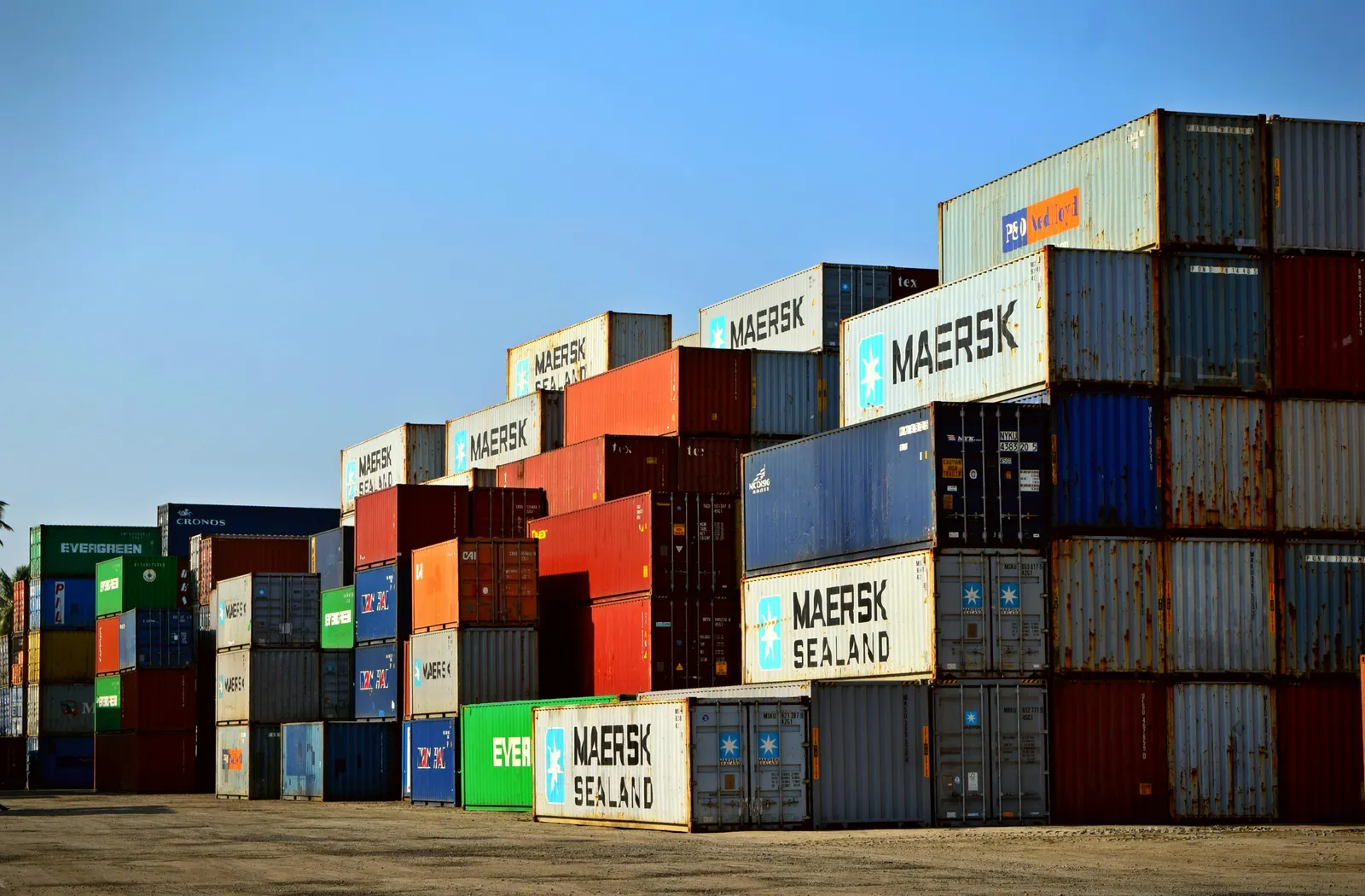 Multi-modal logistics park
